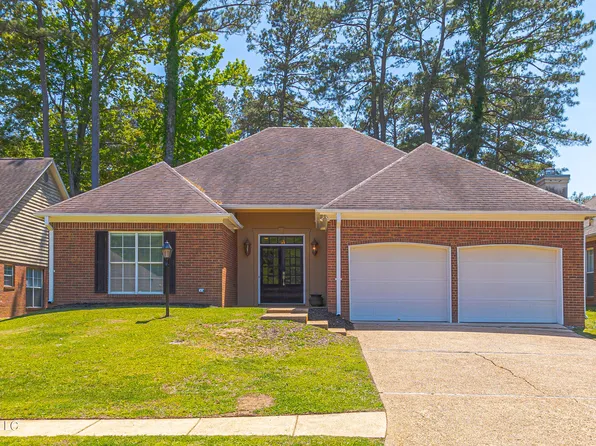 859 N Deerfield Dr, Canton, MS 39046
