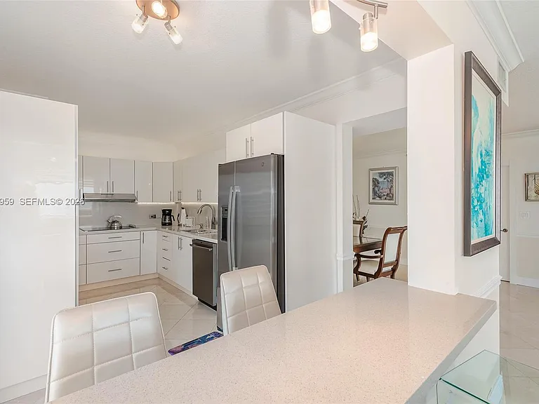 8855 Collins Ave #8J — Photo 13