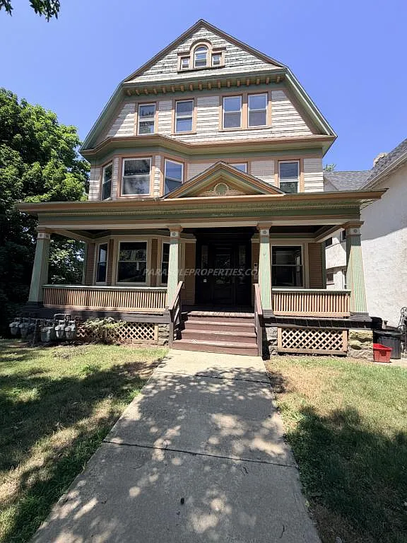 919 Clay Ave-1st Floor — Photo 2