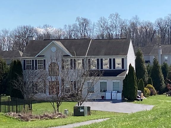2nd image of 390 Crushed Apple Dr