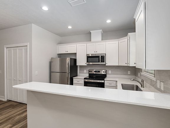 4th image of 1395 NW 6th Ave Unit B
