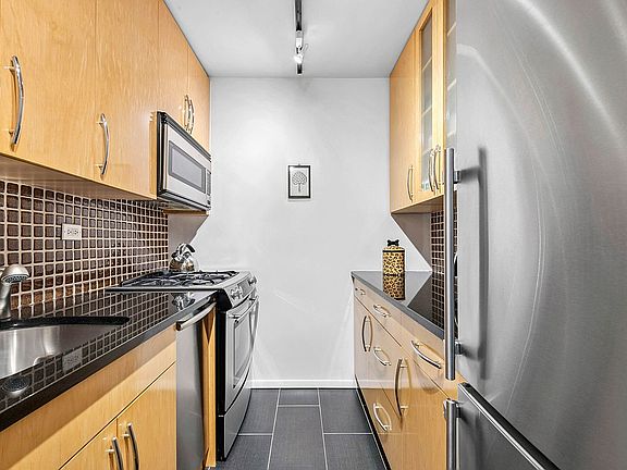 3rd image of 180 W End Ave APT 14G