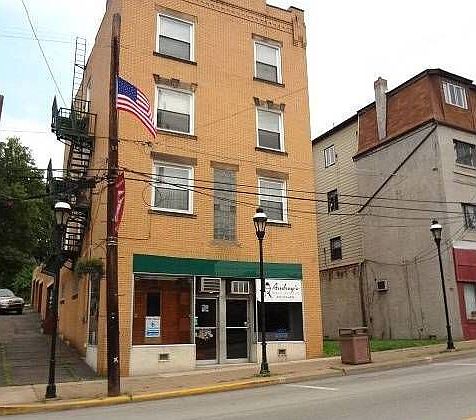 2nd image of 600 Broadway St