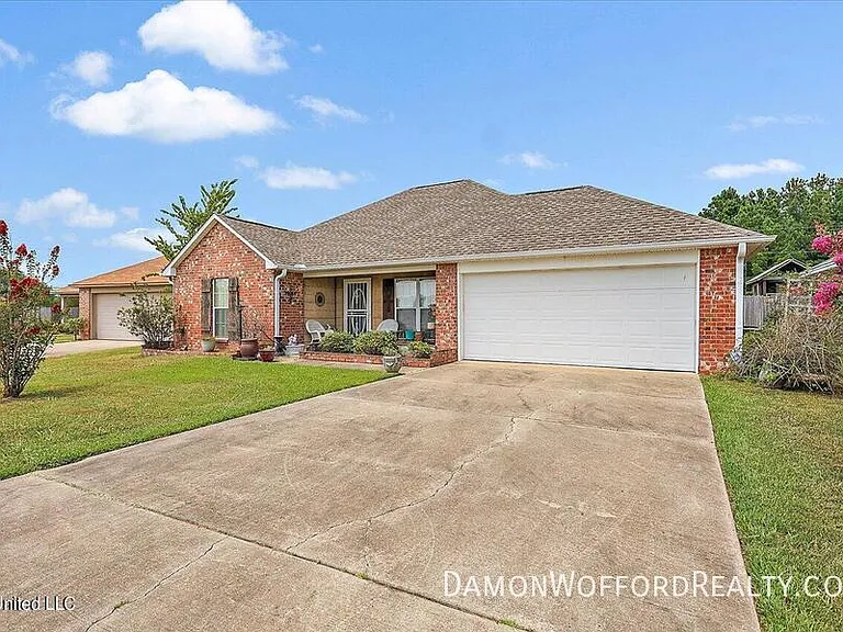 172 Cedar Spring Cir — Photo 2