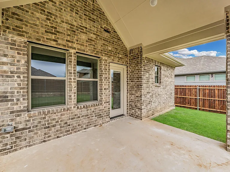 224 Gardenia Dr — Photo 38
