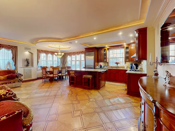 120 Oceana Drive West image 13 of 37