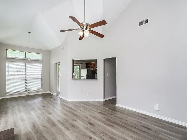 6721 Rhea Ridge Dr — Photo 5