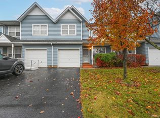 11 Northwood Blvd, Central Islip, NY 11722