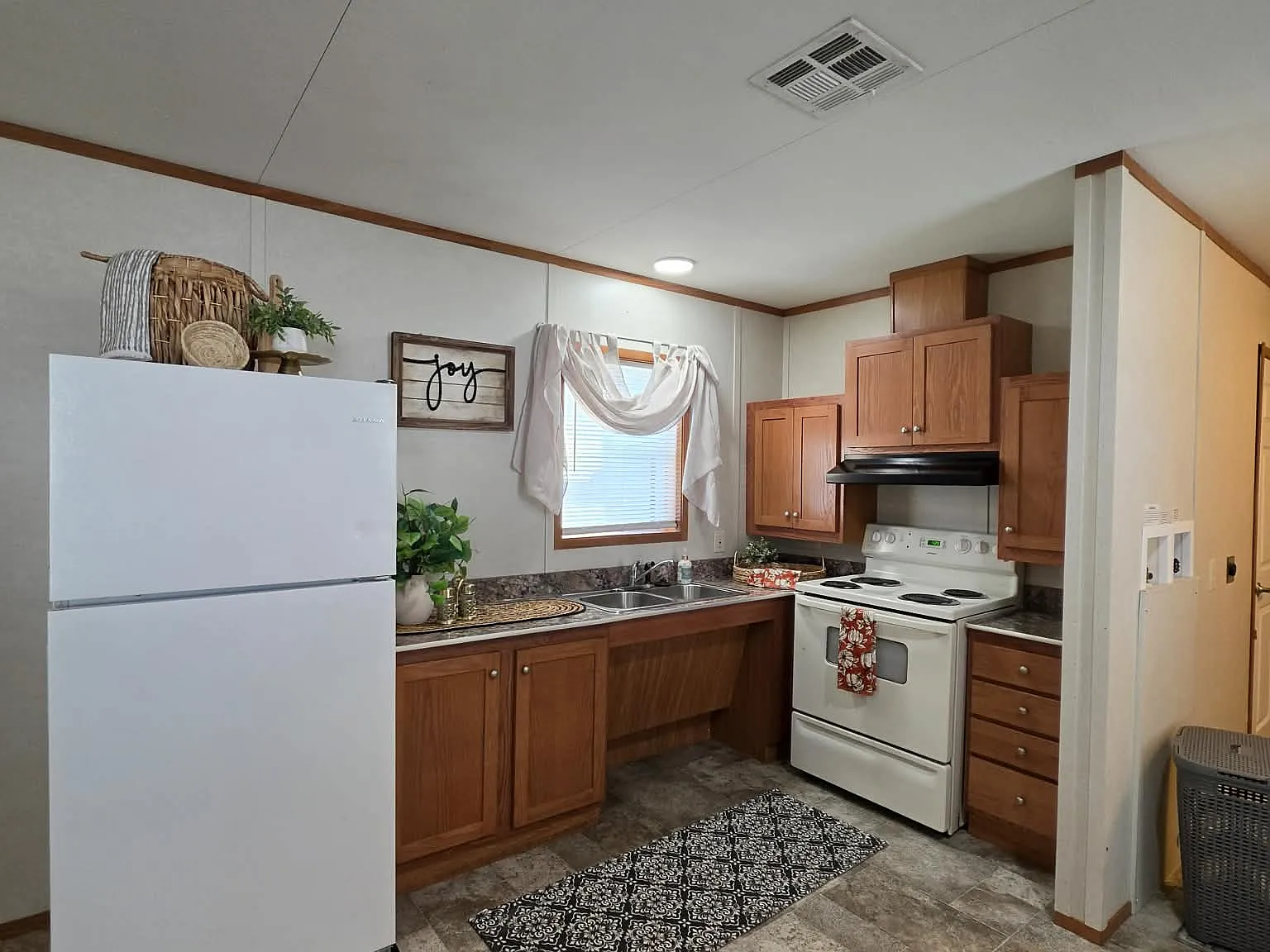 510 W Nine One Half Mile Rd — Photo 4