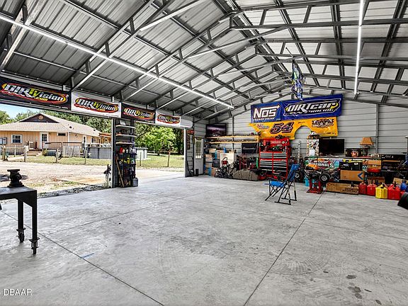 4th image of 5390 East Ave