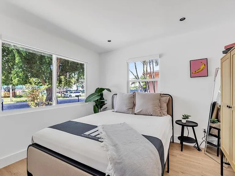 105 SW 4th Ave — Photo 5