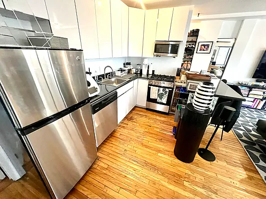 Rented by Oxford Property Group | media 29