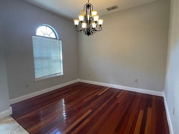 3rd image of 843 W American Eagle Dr