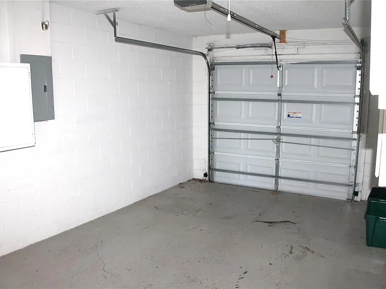 745 Whitewood Dr — Photo 14