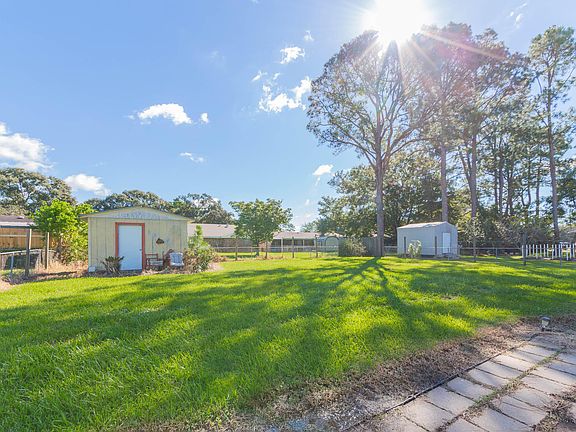 5th image of 1118 Iris Ave