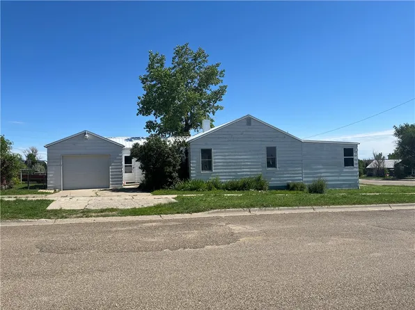 1306 B Ave, Circle, MT 59215