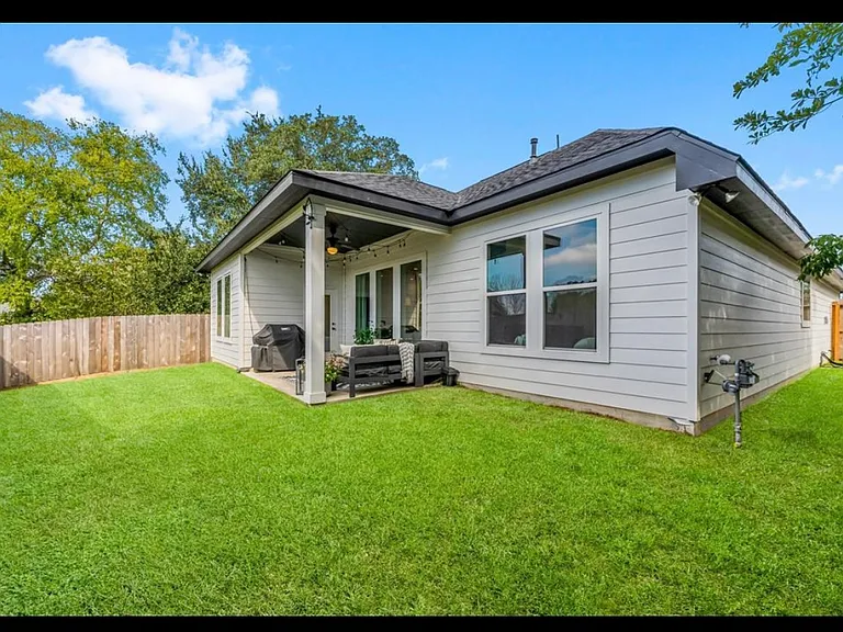 6994 Gentle Breeze Dr — Photo 17
