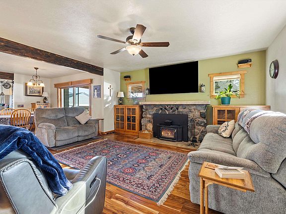 4th image of 2082 E Neergaard Rd