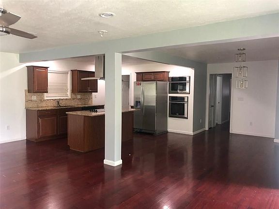 3rd image of 4716 Lesley Ave