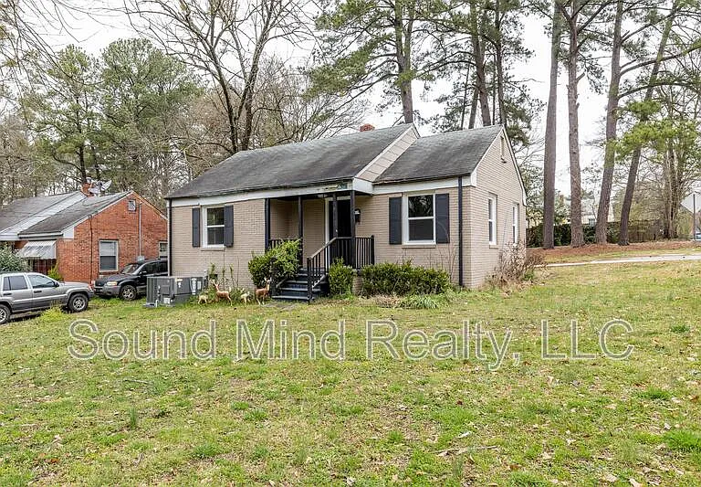 1729 Dallas St — Photo 2
