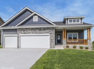 5520 165th St, Urbandale, IA 50323
