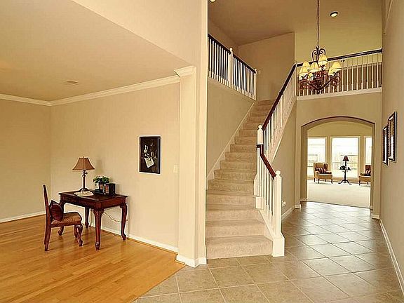 3rd image of 2610 Cezanne Cir