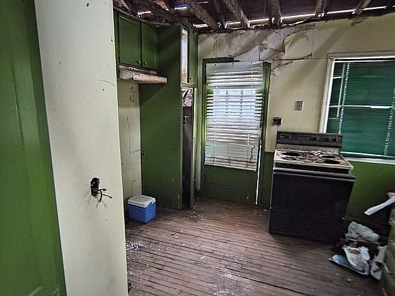4th image of 1906 Axtell St