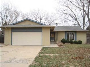 9541 E Lincoln Ct, Wichita, KS 67207