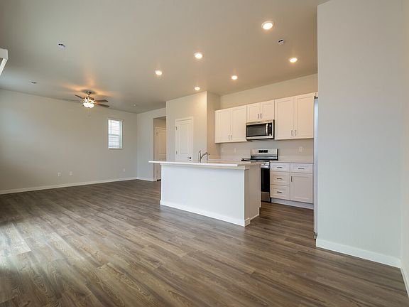 5th image of 2162 Flower Blossom Ave