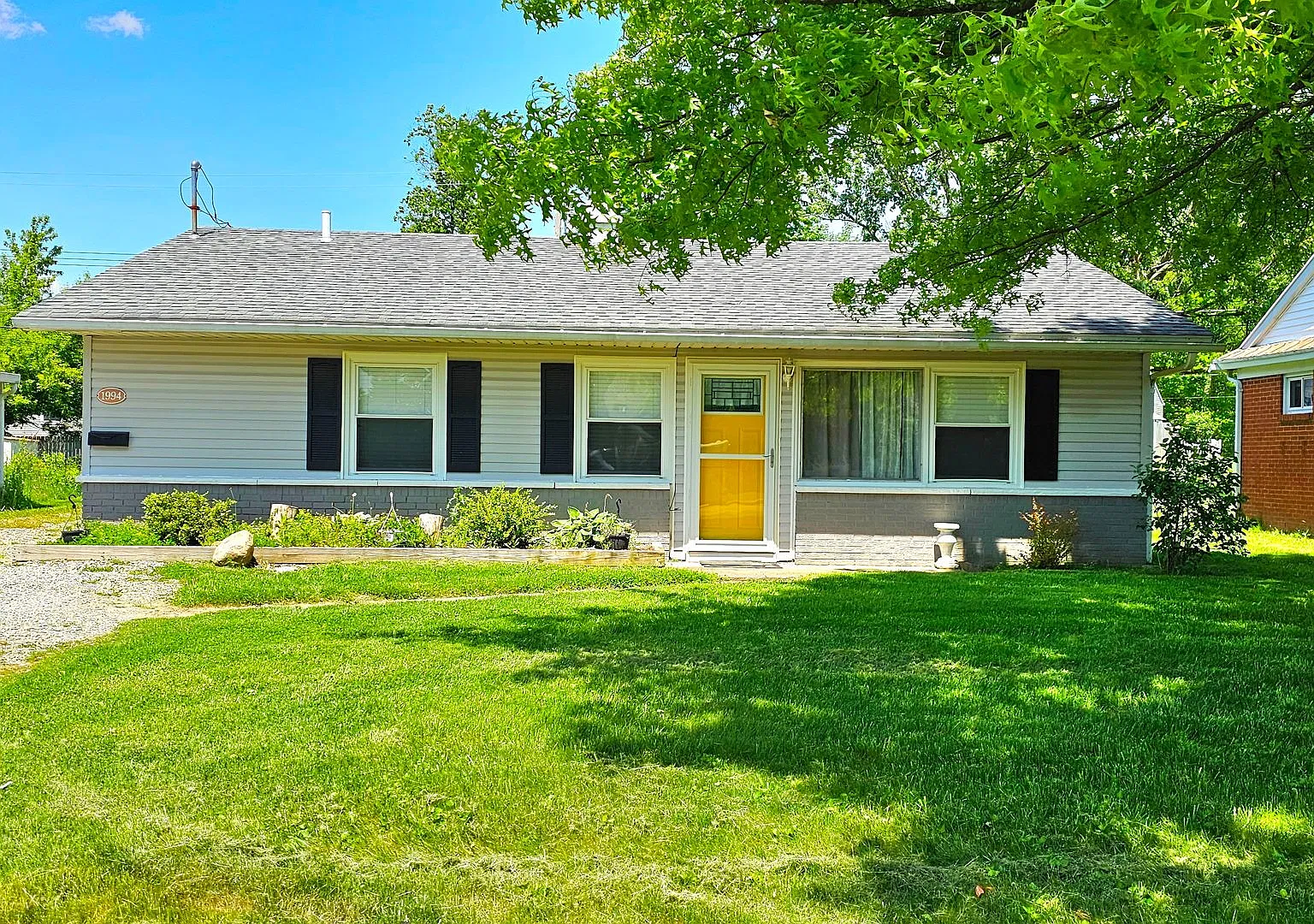 Comming Soon! -3 Bedroom House Ontario Schools W Central Air (No Metro) — Photo 3