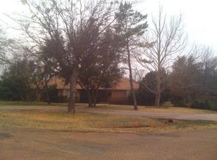 1902 Willow Dr, Abilene, TX 79602