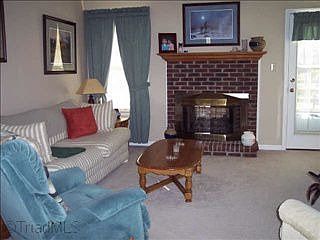 2nd image of 2416 Waynick St