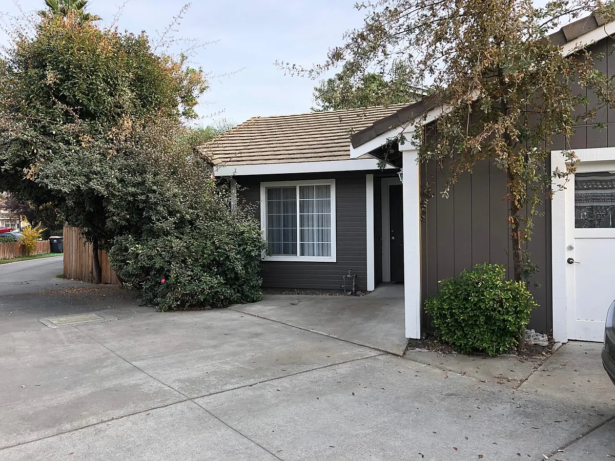 Front of the House - 2460 Halsey Cir