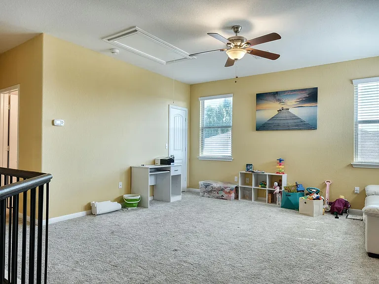 413 Alsatian Ln — Photo 9