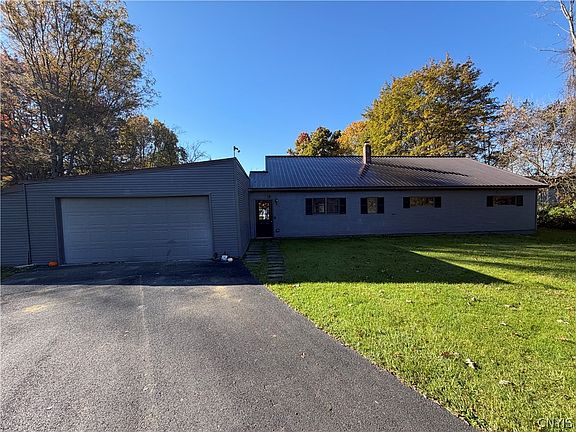 2nd image of 784 Moore Rd