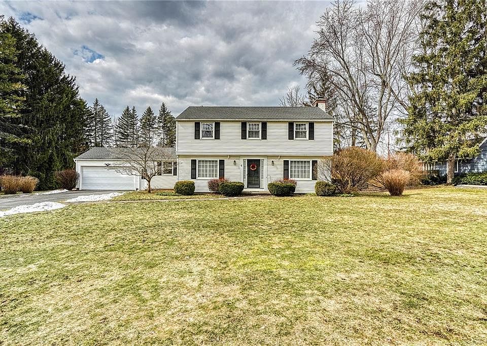 1st image of 6 Wayside Cir