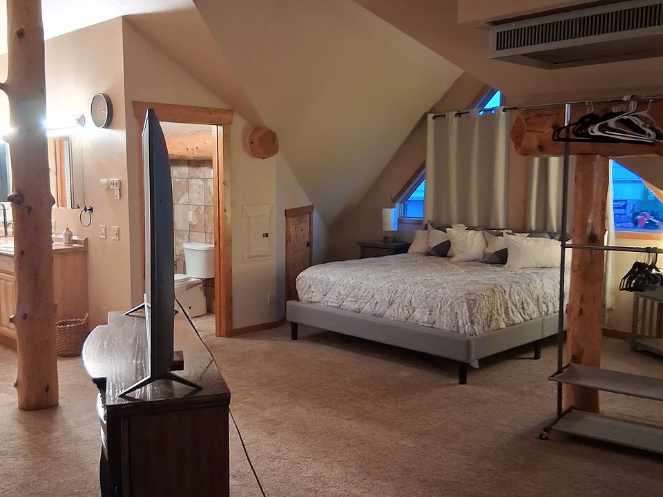 1st image of 14 Swan Way #1-2