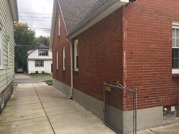 3rd image of 49 Andrews Ave