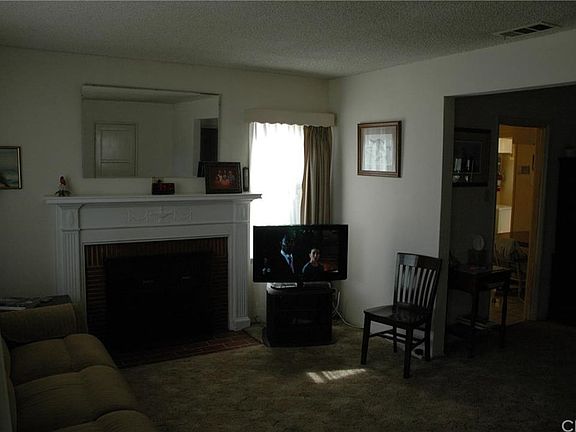 4th image of 706 E Bonnie Brae Ct