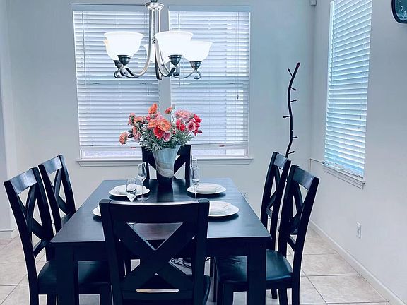 3rd image of 210 W Santa Cruz Way