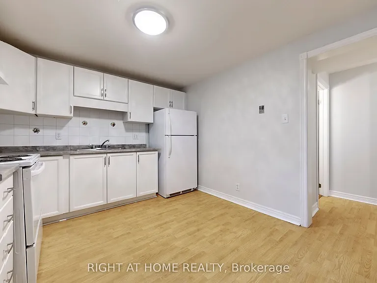 381 Leacock Dr — Photo 4