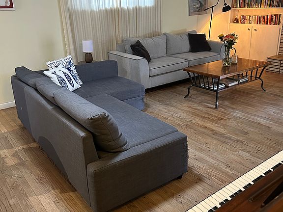 Living room. Piano.