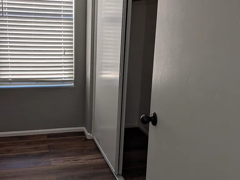1377 E Pryor Rd — Photo 29