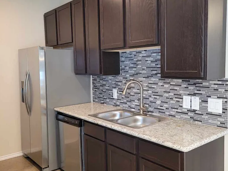 Cottage Pointe — Photo 24