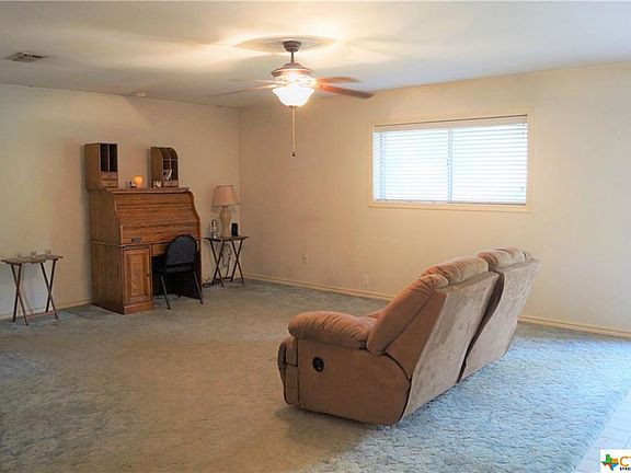 5th image of 802 Larry Dr