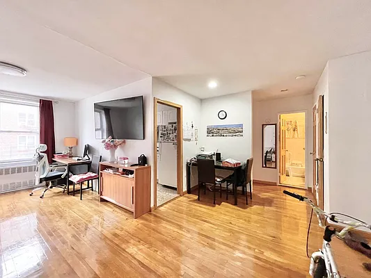 Sold by Chous Realty Group Inc | media 26