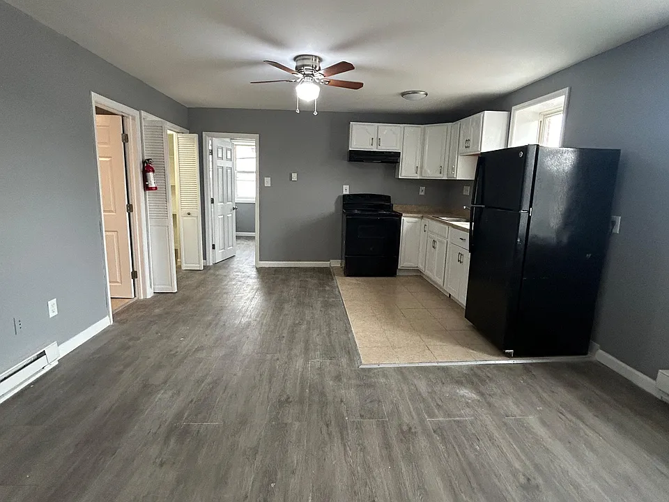387 S Main St #2D
