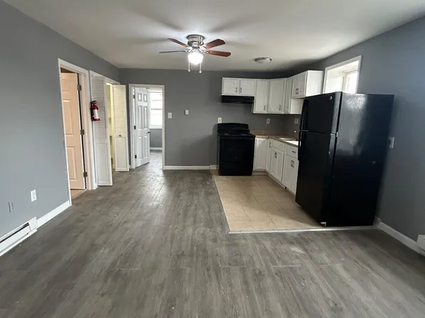 387 S Main St #2D, Williamstown, NJ 08094