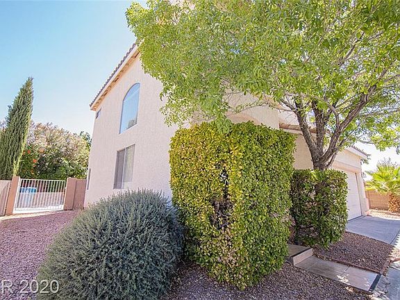 3rd image of 805 Rocky Park Ct