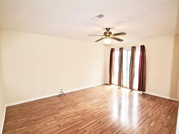 5th image of 12116 Meadow Pines Dr